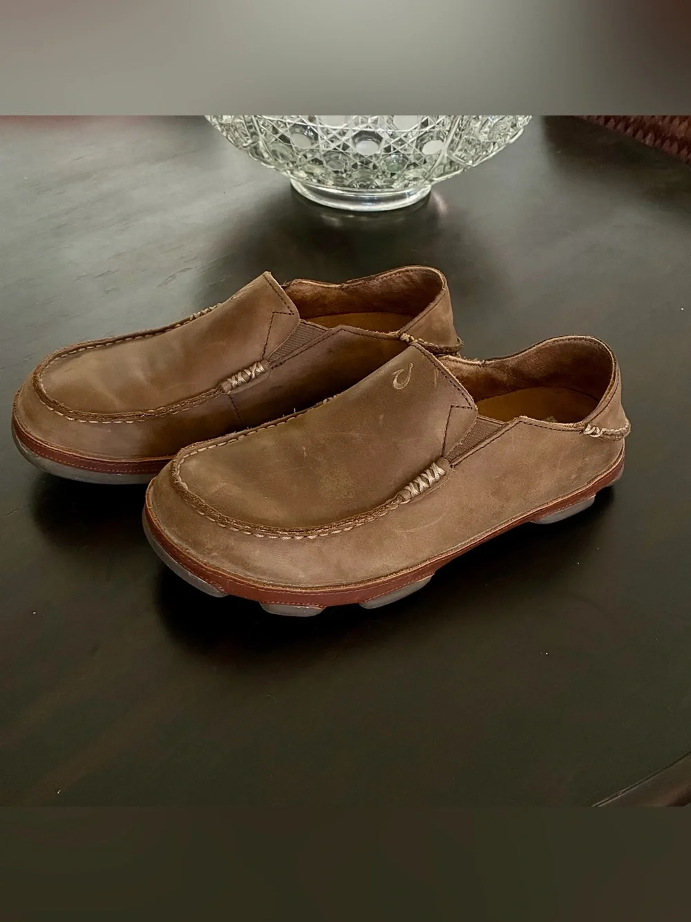 OluKai Moloa Men’s Nubuck Leather Slip On Shoes Mules Ray/Toffee Size 8.5